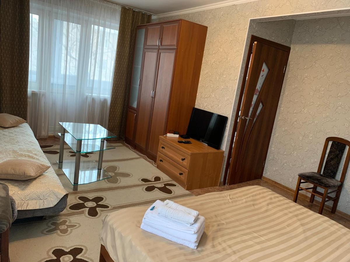 Уютная Квартира В Центре По Ул Гоголя Karagandy Esterno foto